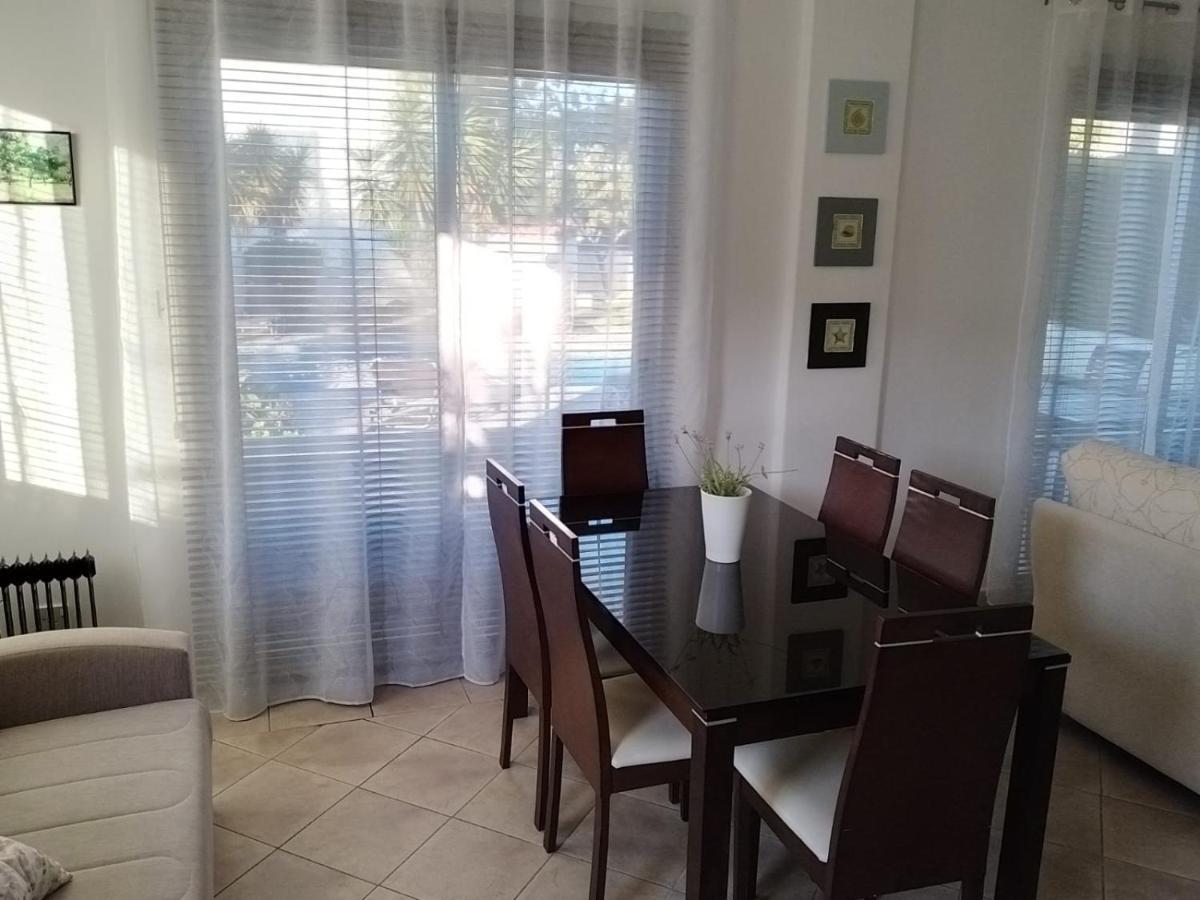 נאו חוריו Villa Chrysanthemum מראה חיצוני תמונה