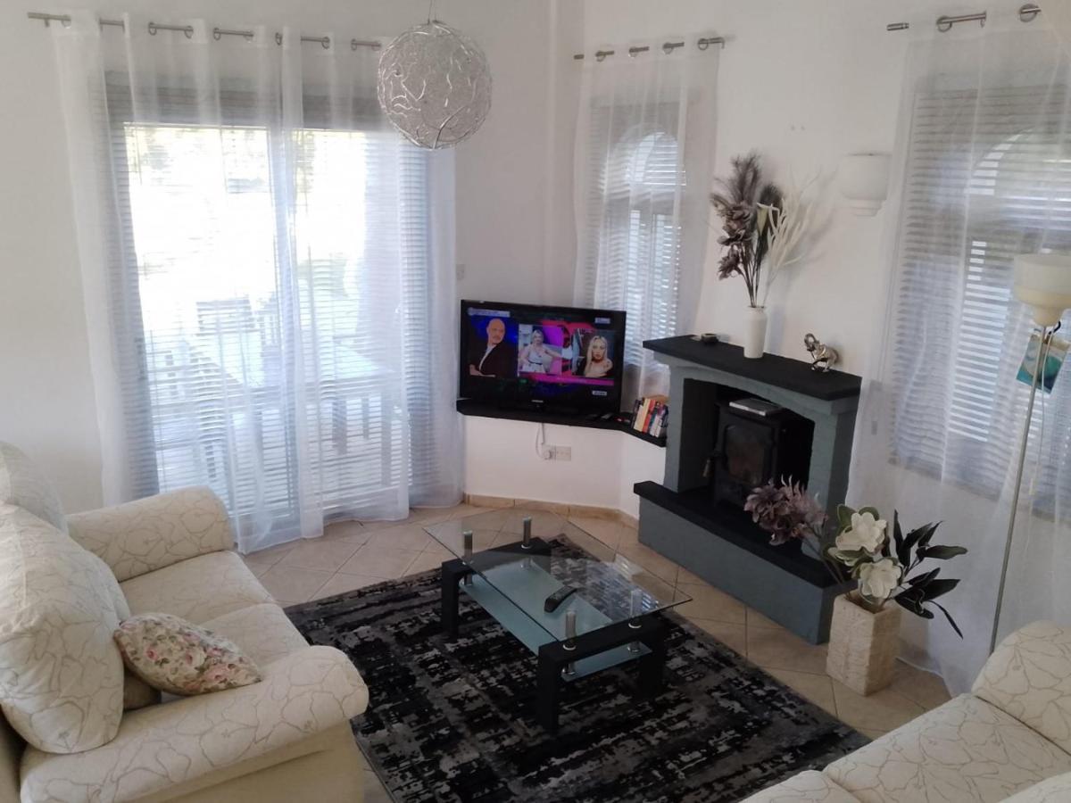 נאו חוריו Villa Chrysanthemum מראה חיצוני תמונה
