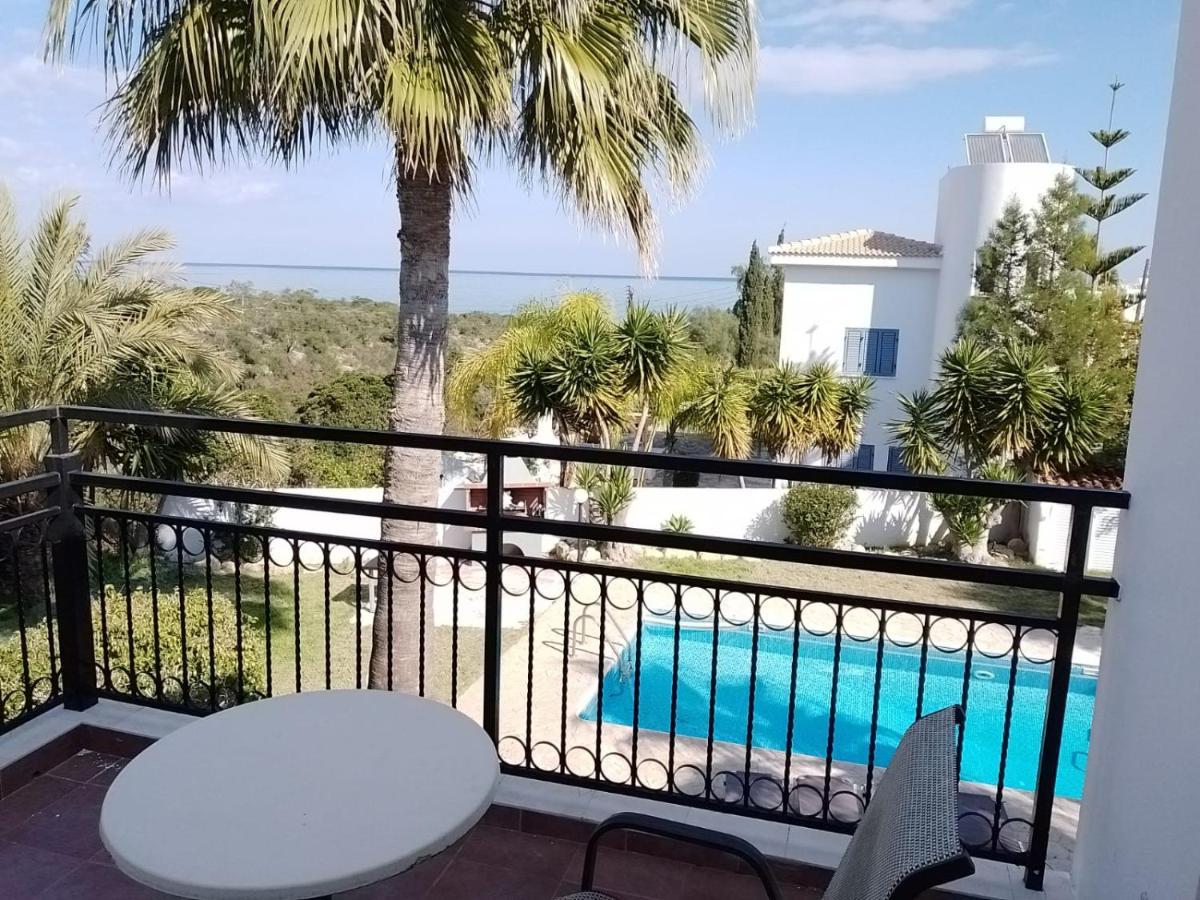 נאו חוריו Villa Chrysanthemum מראה חיצוני תמונה