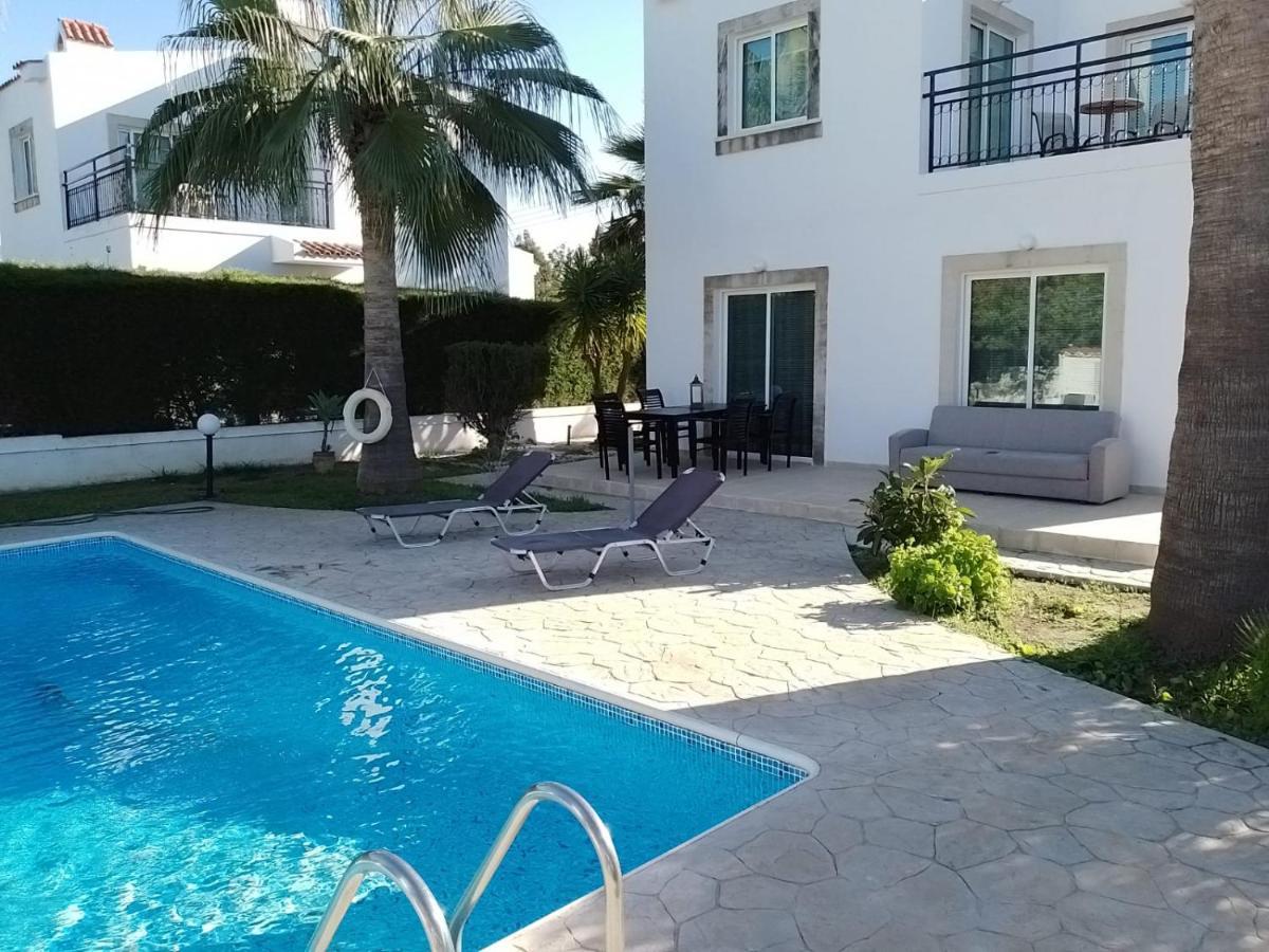 נאו חוריו Villa Chrysanthemum מראה חיצוני תמונה