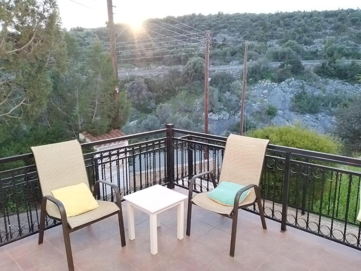 נאו חוריו Villa Chrysanthemum מראה חיצוני תמונה