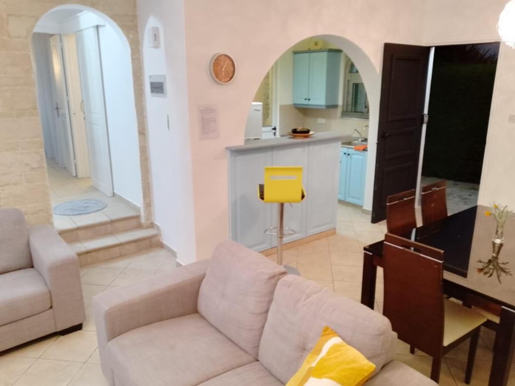 נאו חוריו Villa Chrysanthemum מראה חיצוני תמונה