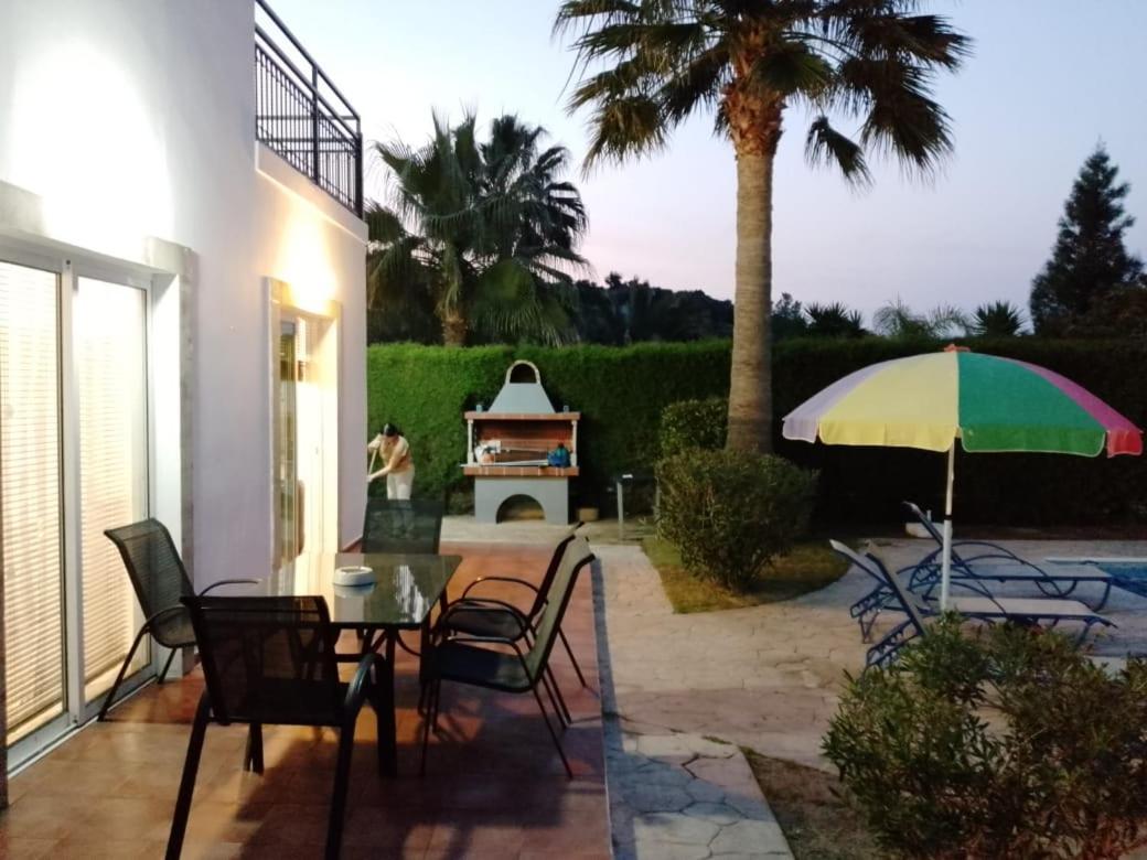 נאו חוריו Villa Chrysanthemum מראה חיצוני תמונה