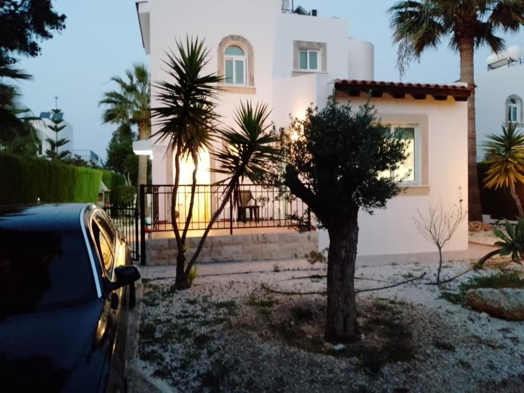 נאו חוריו Villa Chrysanthemum מראה חיצוני תמונה