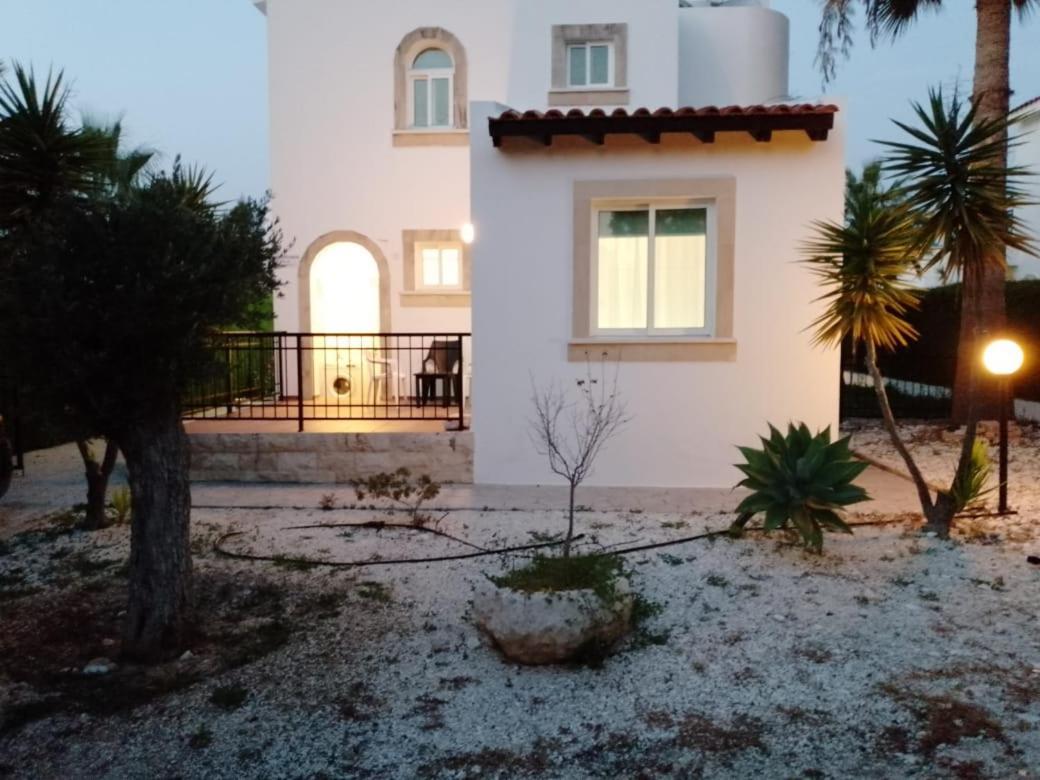 נאו חוריו Villa Chrysanthemum מראה חיצוני תמונה