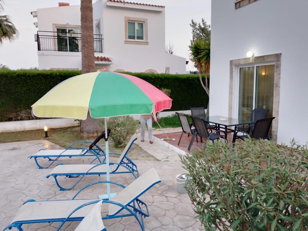 נאו חוריו Villa Chrysanthemum מראה חיצוני תמונה