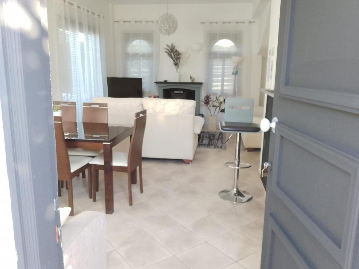 נאו חוריו Villa Chrysanthemum מראה חיצוני תמונה